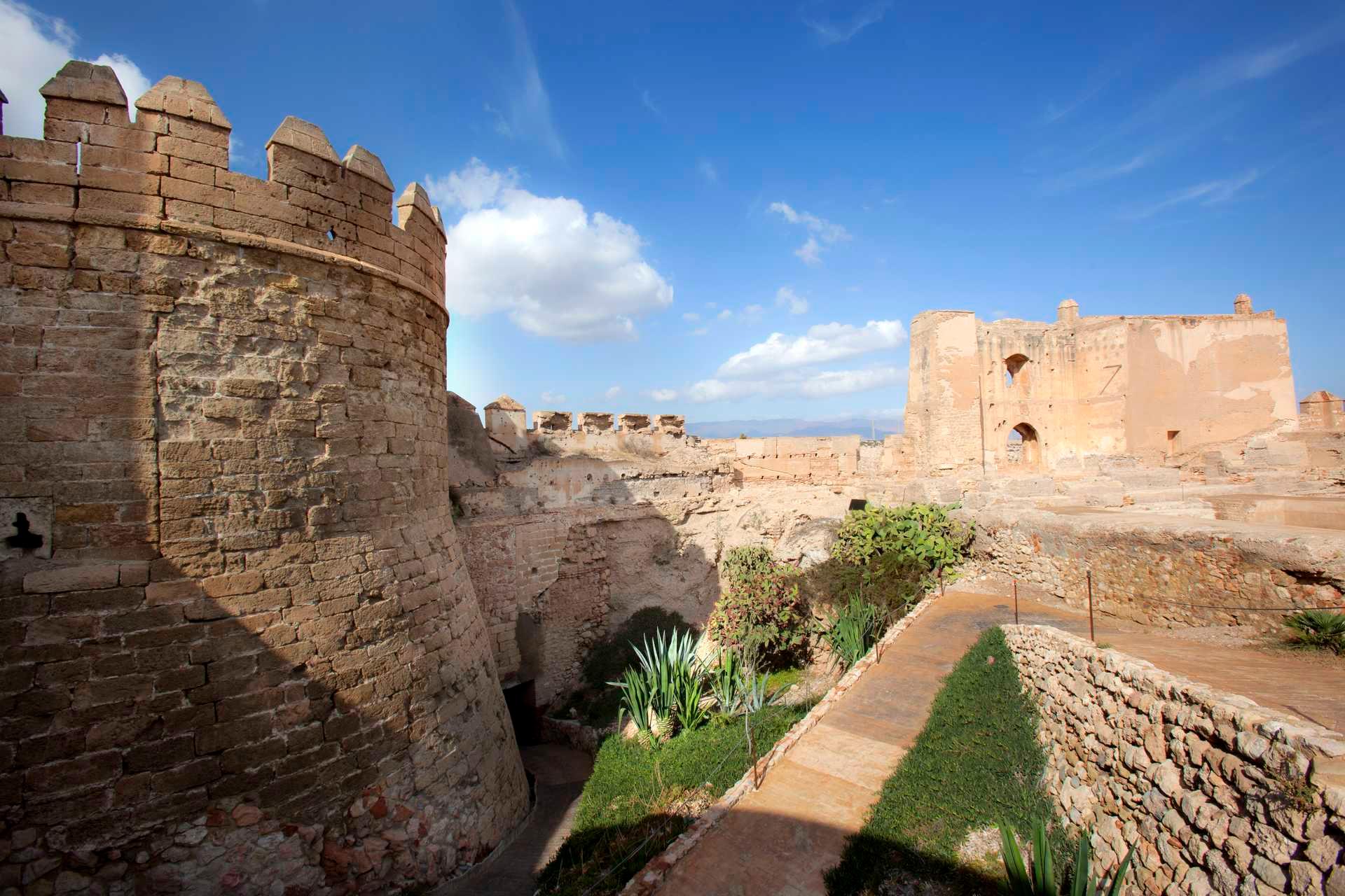 Visita los monumentos históricos de Almería